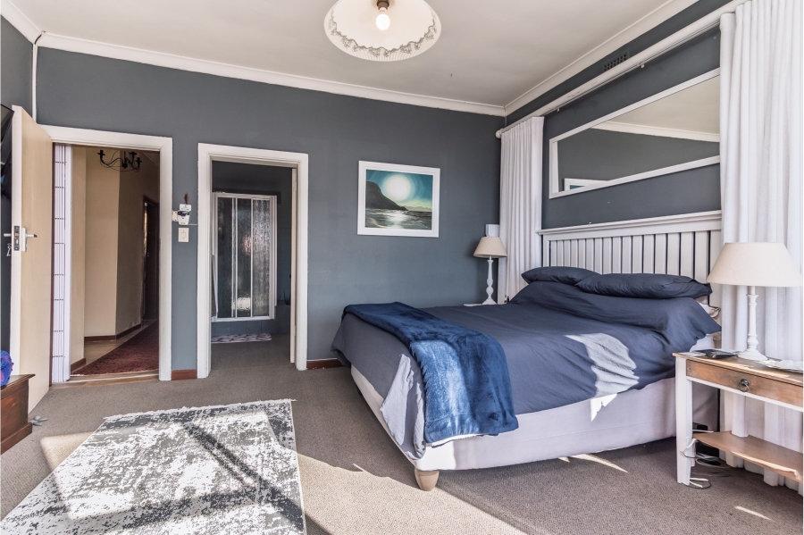 5 Bedroom Property for Sale in Fish Hoek Western Cape